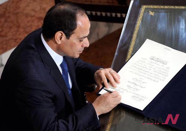 باسم الشعب السيسي رئيسا لمصر Theasian Arab