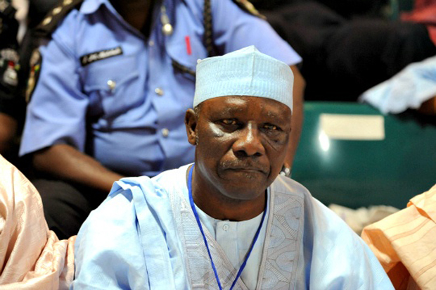 مصرع حاكم ولاية نيجيرية في تحطم طائرة هليكوبتر
