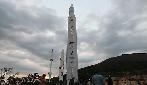 كوريا الجنوبية قد تطلق صاروخا في 25 يناير