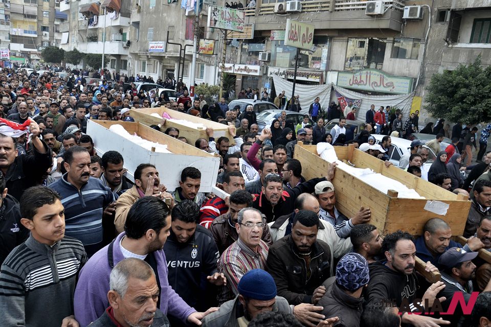 مصر في عهد الإخوان: بلد جنازات، لا إنجازات