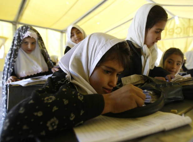 حضور اللغة العربية في أفغانستان، شفاهة وكتابة