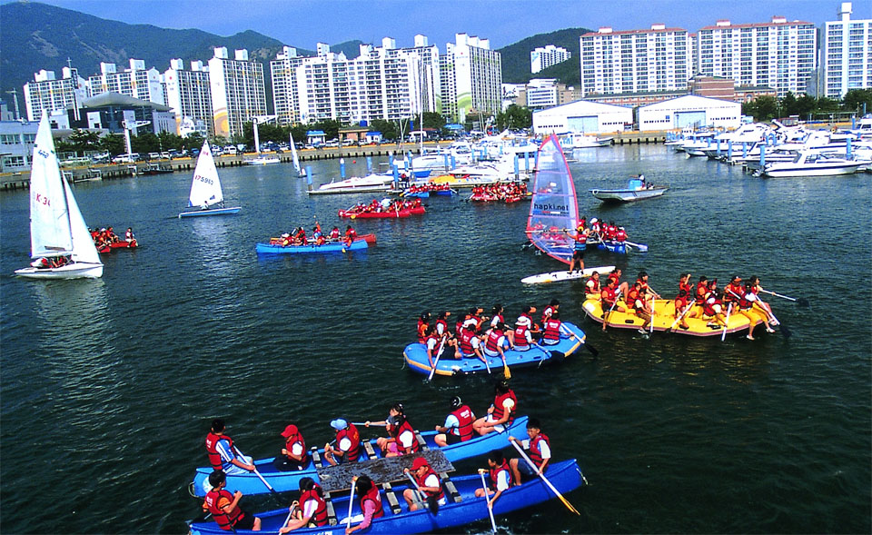 بوسان الكورية تستقبل مهرجان البحر