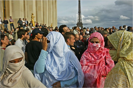 قلق من تزايد أعداد المسلمين في فرنسا