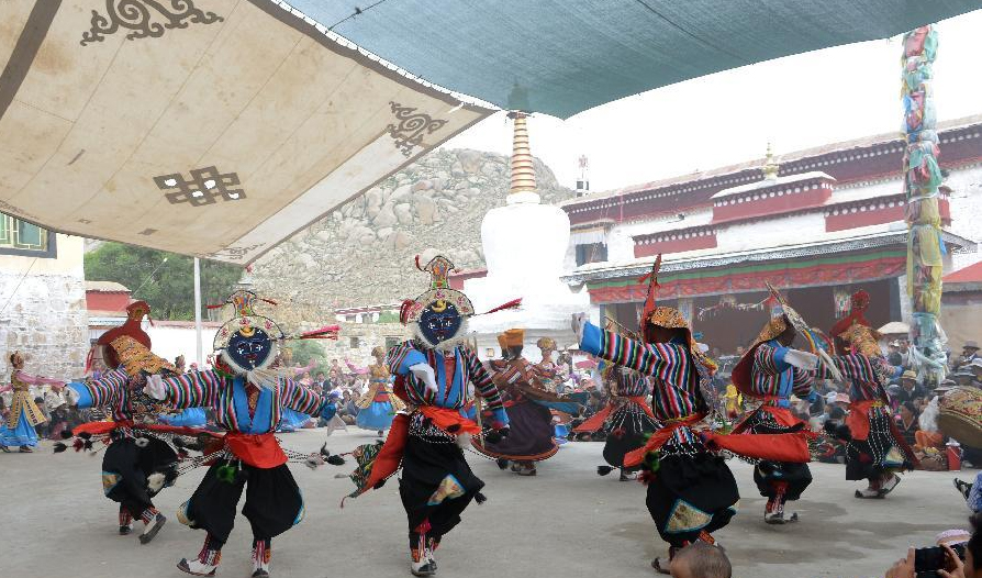 أبناء التبت يحتفلون بعيد الزبادي!