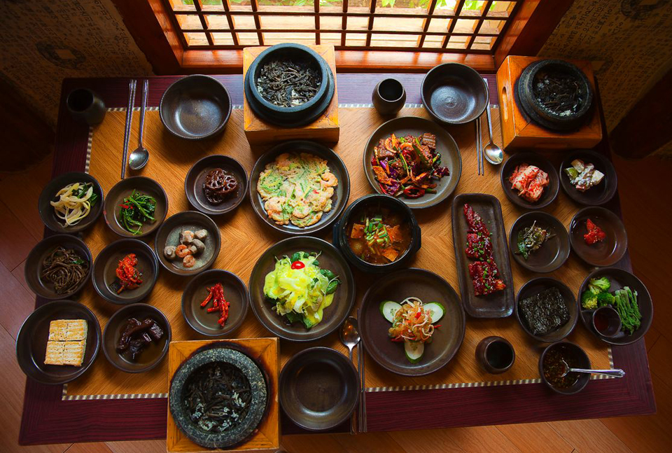 طبق لإطعام 12 ألف شخص في مهرجان للطعام الكوري