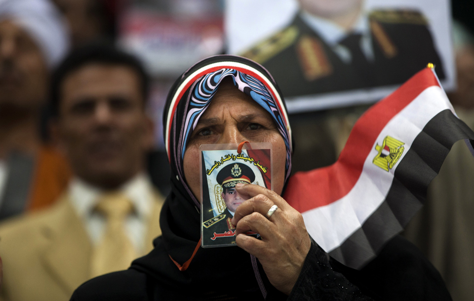 من يمنح مصر قبلة الحياة … مجددًا؟