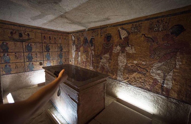 الصين تفتتح مقبرة فرعون مصر “توت عنخ آمون” بتقليد يطابق الأصل
