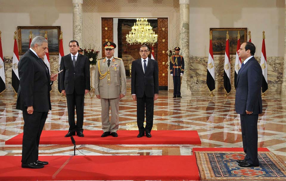 مصر: تشكيل الحكومة، والعودة إلى الاتحاد الإفريقي