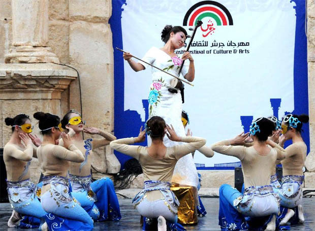 فرقة شنشي تقدم فنون التراث الصيني بمهرجان جرش
