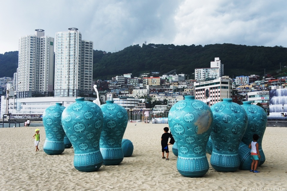 مهرجانات كوريا الصيفية … للبحر والخوخ والسيراميك