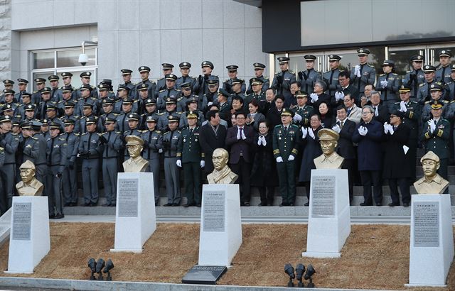 تنصيب تماثيل “أبطال الحرب” في كوريا الجنوبية