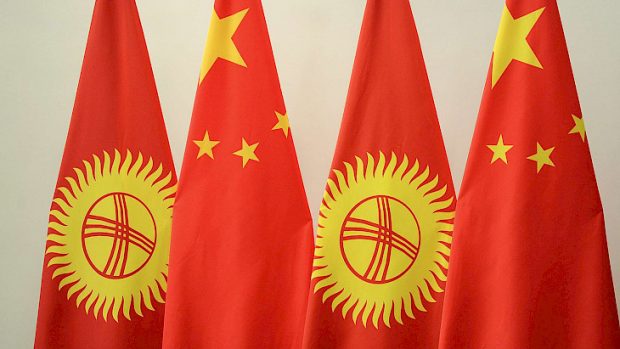 قيرغيزستان والصين تتفاوضان بشأن  تطبيق نظام دخول مواطني البلدين بدون تأشيرة