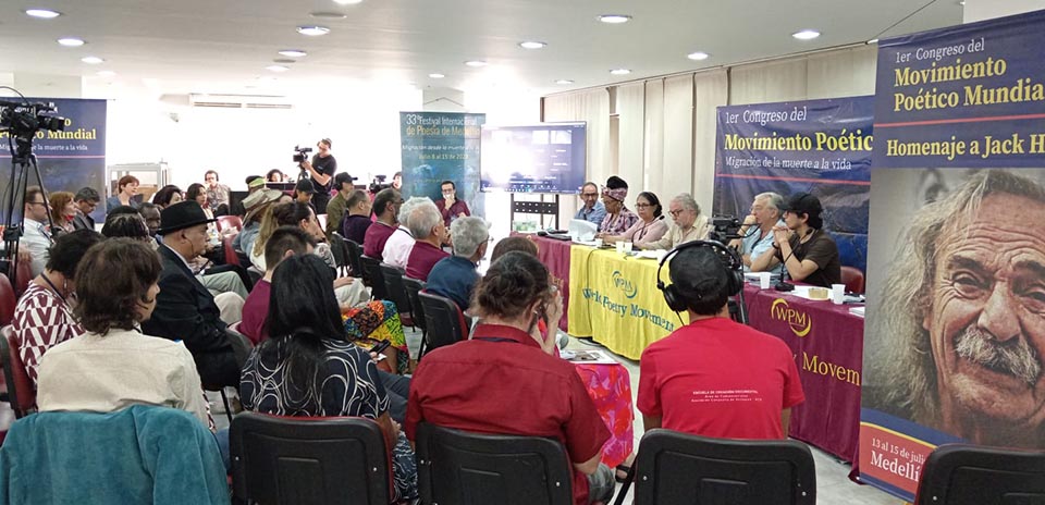 انعقاد المؤتمر الأول لحركة الشعر العالمية في ميديين وكاراكاس